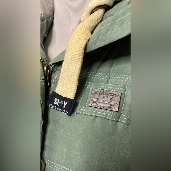 Sley Product Vest - Picture 6 of 7